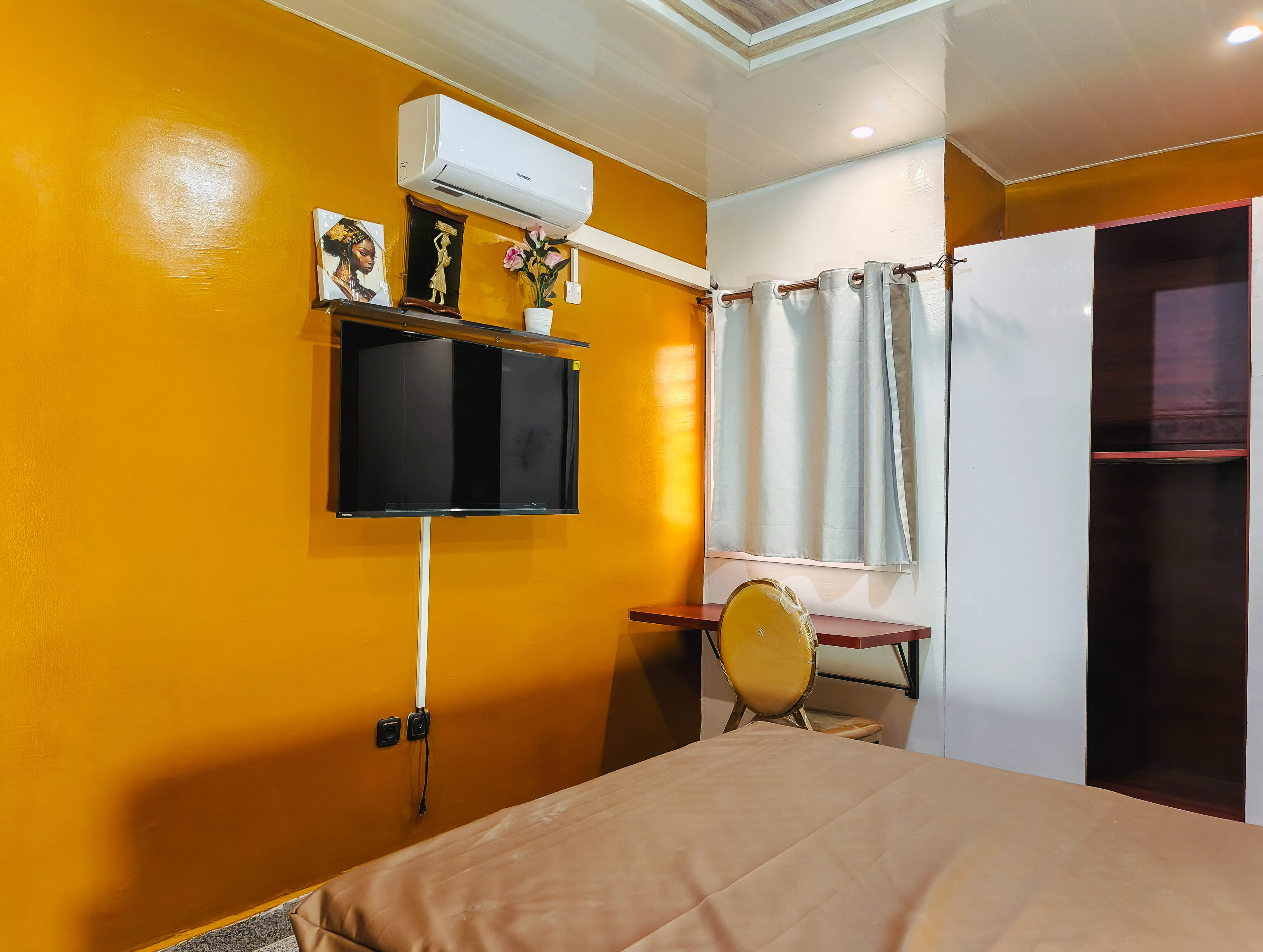 Chambre + Garage Voiture